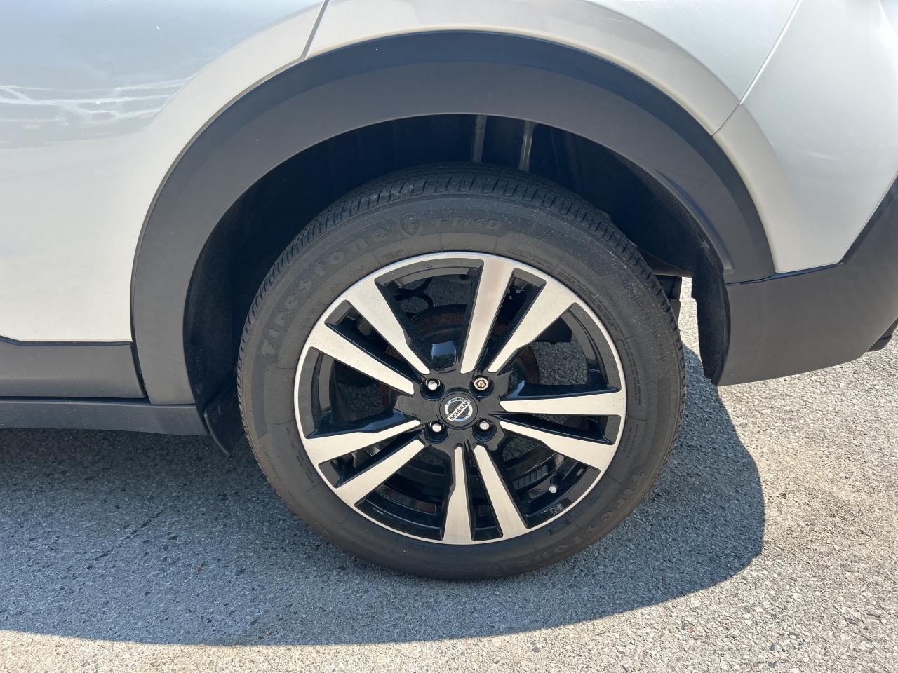 2020 Nissan Kicks SR, AUTOMATIC, HEATED SEATS, ONLY 37 000 KMS! - Photo #10