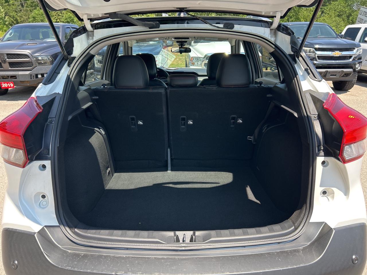 2020 Nissan Kicks SR, AUTOMATIC, HEATED SEATS, ONLY 37 000 KMS! - Photo #11