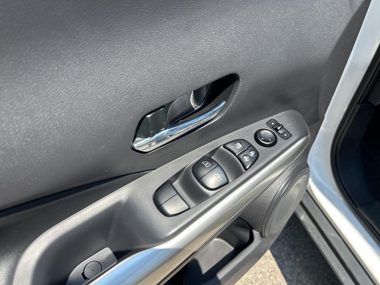 2020 Nissan Kicks SR, AUTOMATIC, HEATED SEATS, ONLY 37 000 KMS! - Photo #16