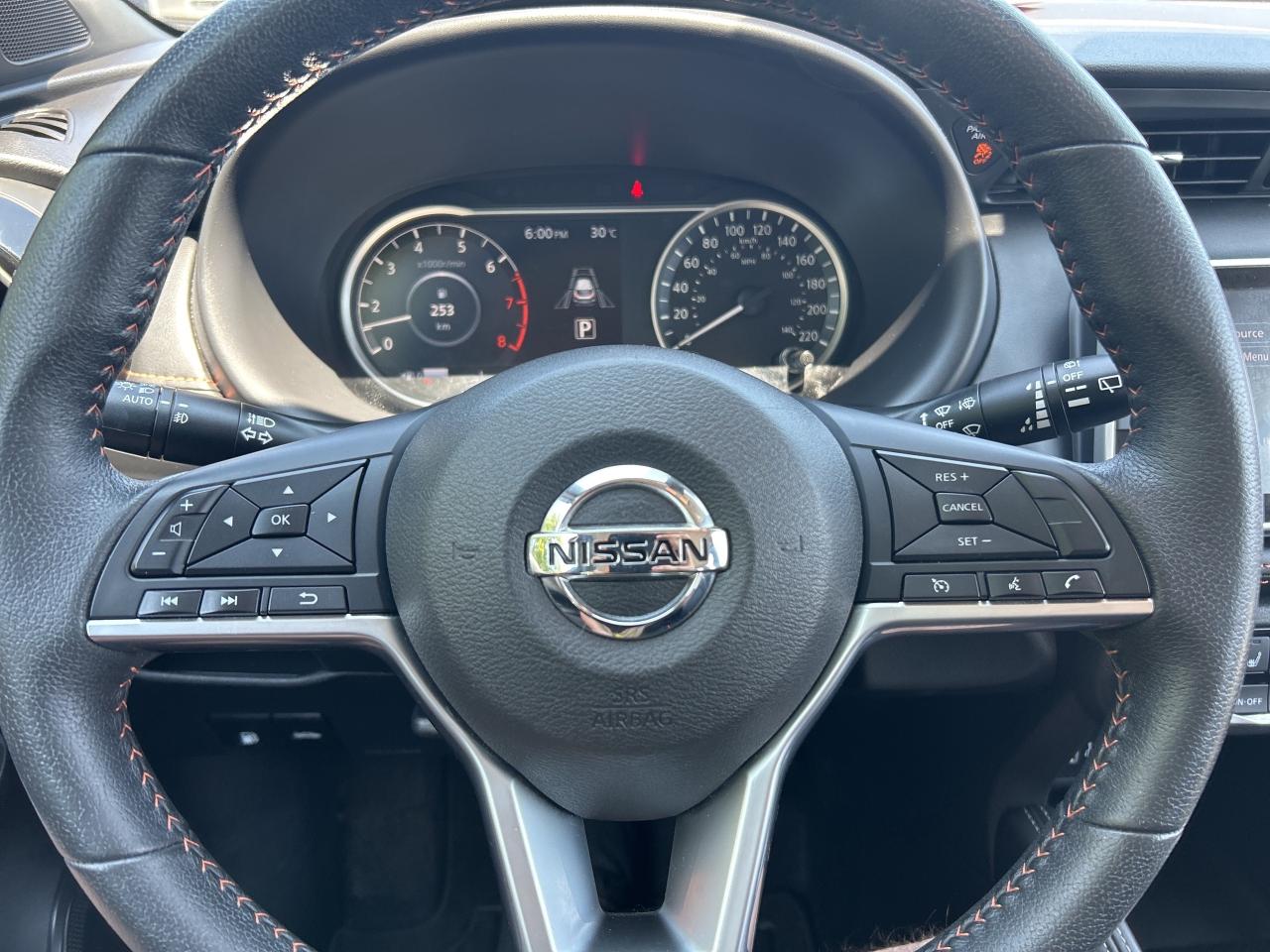 2020 Nissan Kicks SR, AUTOMATIC, HEATED SEATS, ONLY 37 000 KMS! - Photo #17