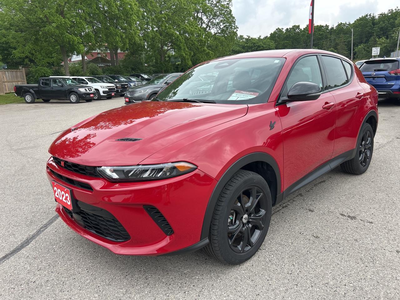 2023 Dodge Hornet GT, REMOTE START, CLEAN CARFAX, BACK UP CAMERA! - Photo #2