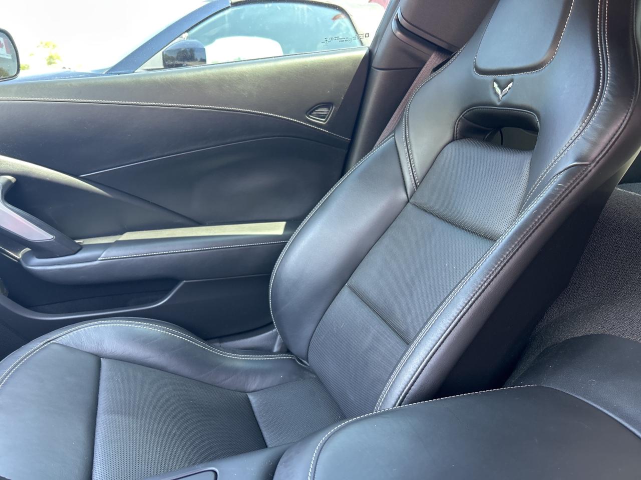 2014 Chevrolet Corvette StingRay LOW KM'S, V8, REBUILT TITLE, REMOTE START! - Photo #14