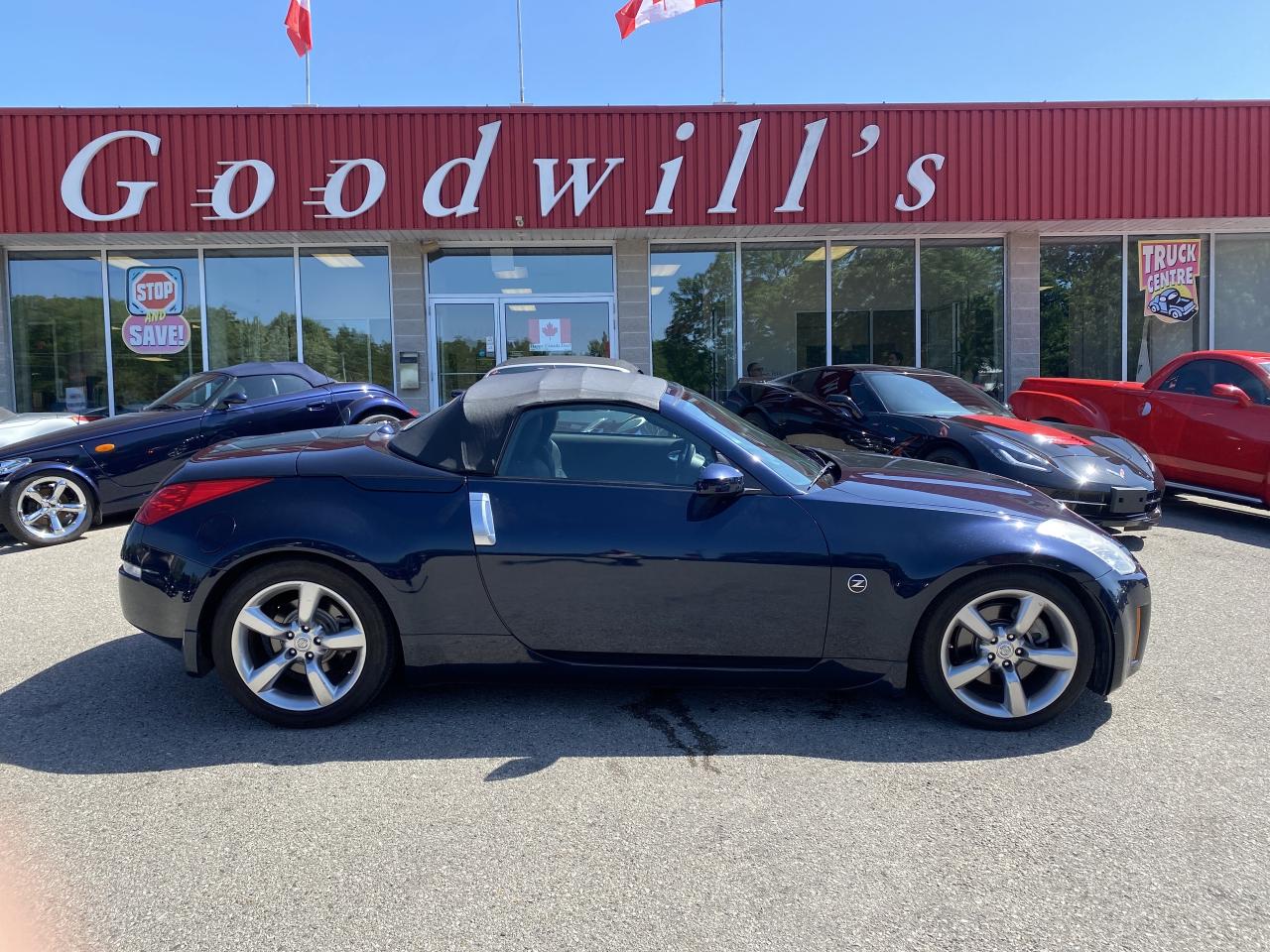 2009 Nissan 350Z COUPE CONVERTIBLE, CLEAN CARFAX, LOCAL TRADE - Photo #2