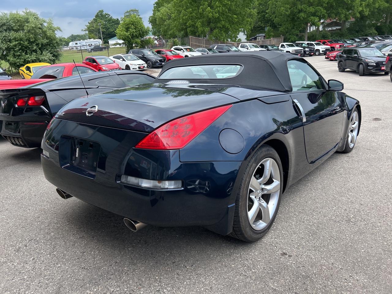 2009 Nissan 350Z COUPE CONVERTIBLE, CLEAN CARFAX, LOCAL TRADE - Photo #7
