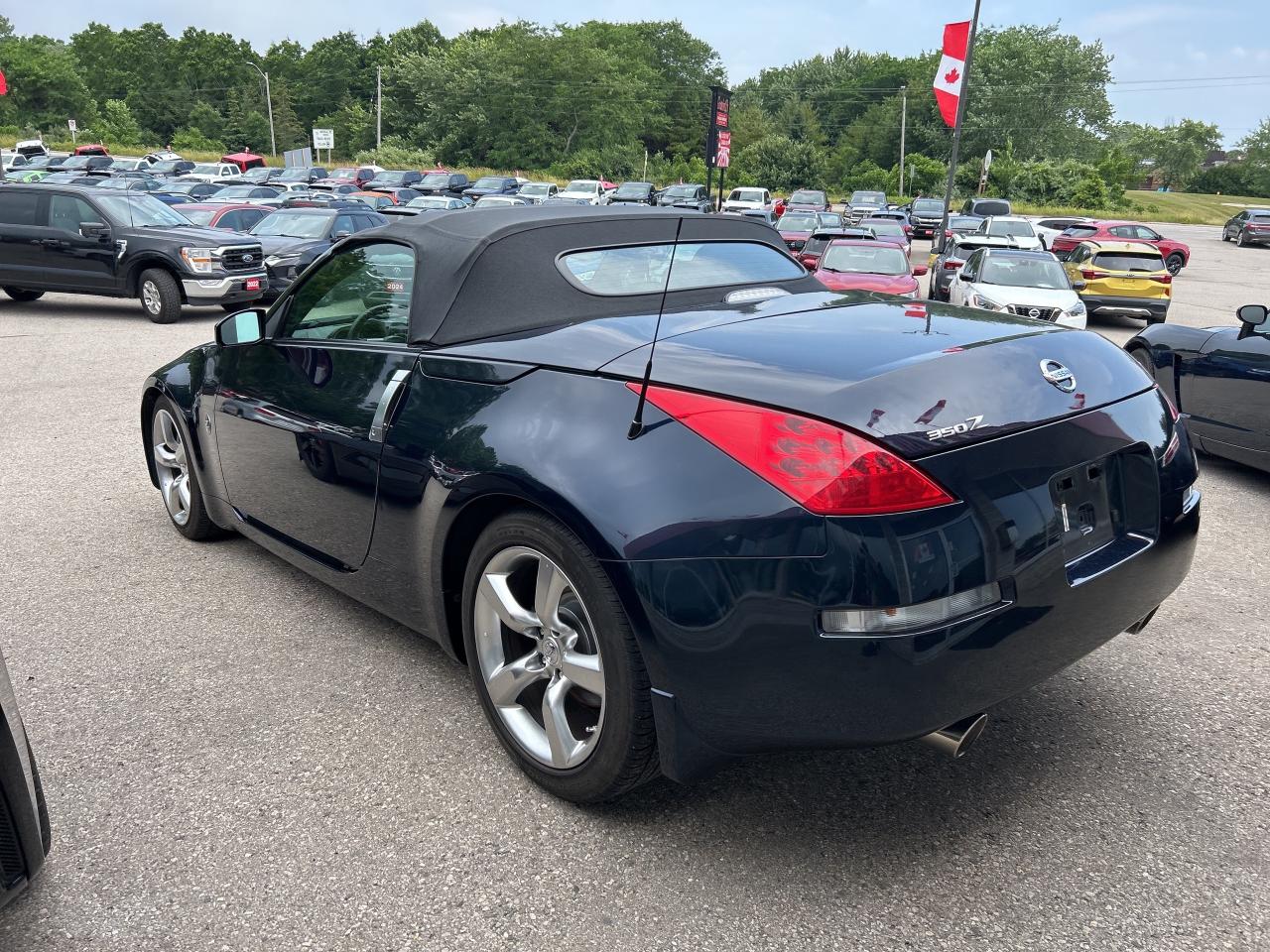 2009 Nissan 350Z COUPE CONVERTIBLE, CLEAN CARFAX, LOCAL TRADE - Photo #9