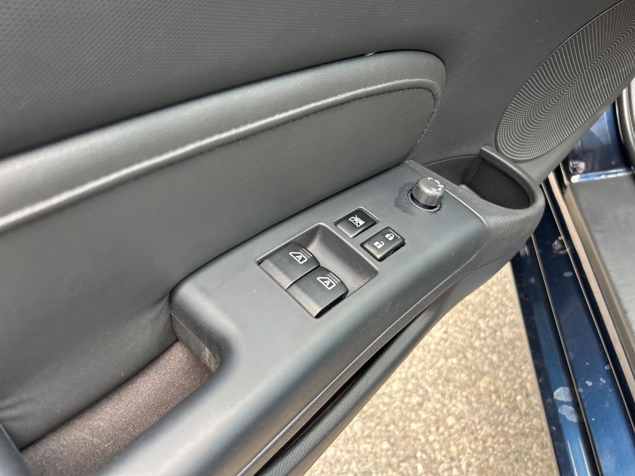 2009 Nissan 350Z COUPE CONVERTIBLE, CLEAN CARFAX, LOCAL TRADE - Photo #14