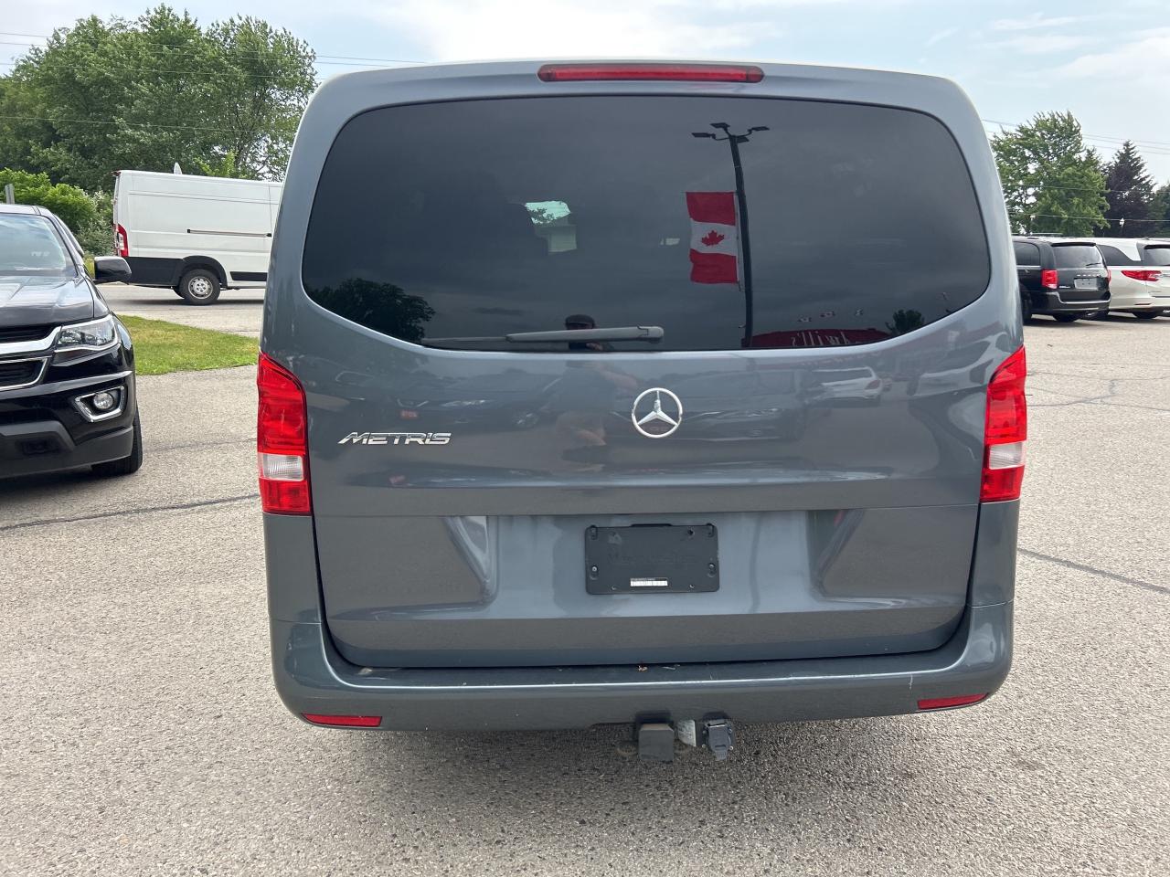 2016 Mercedes-Benz Metris Passenger Van 8 PASSENGER, POWER SLIDING DOORS, NAVIGATION! - Photo #7