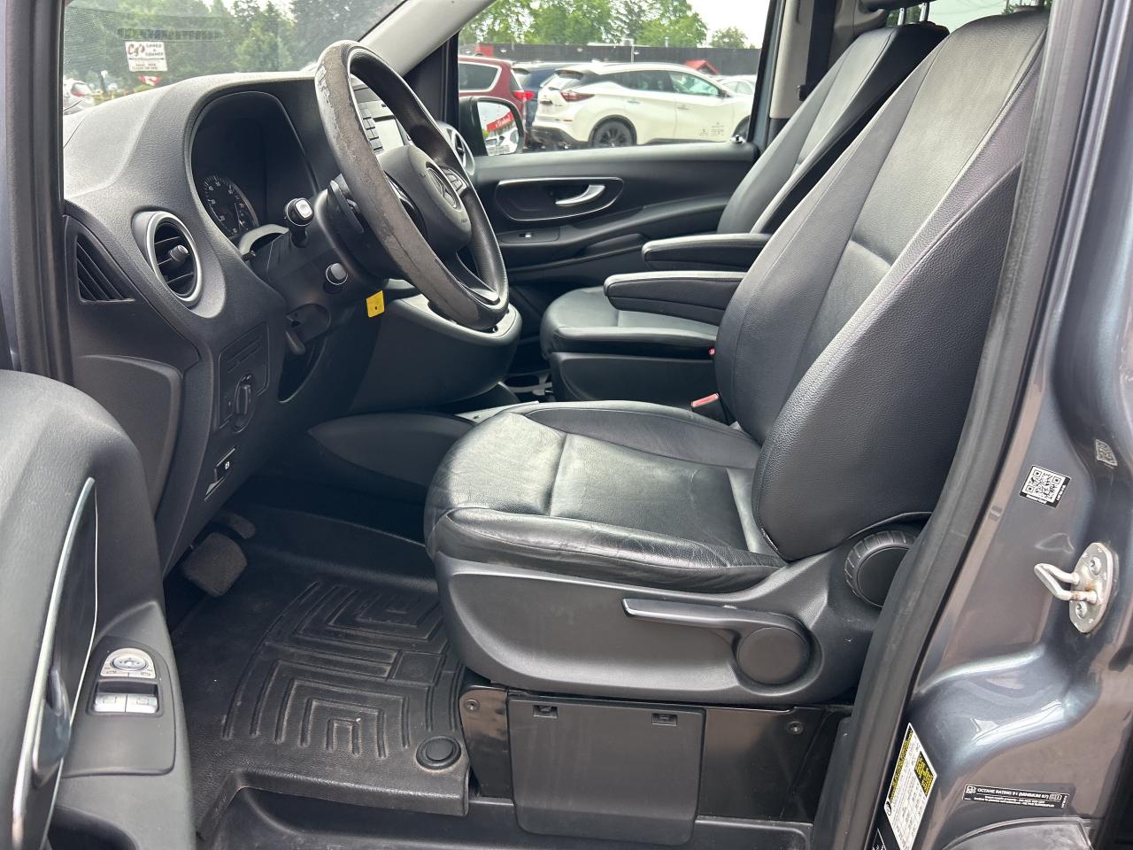 2016 Mercedes-Benz Metris Passenger Van 8 PASSENGER, POWER SLIDING DOORS, NAVIGATION! - Photo #15