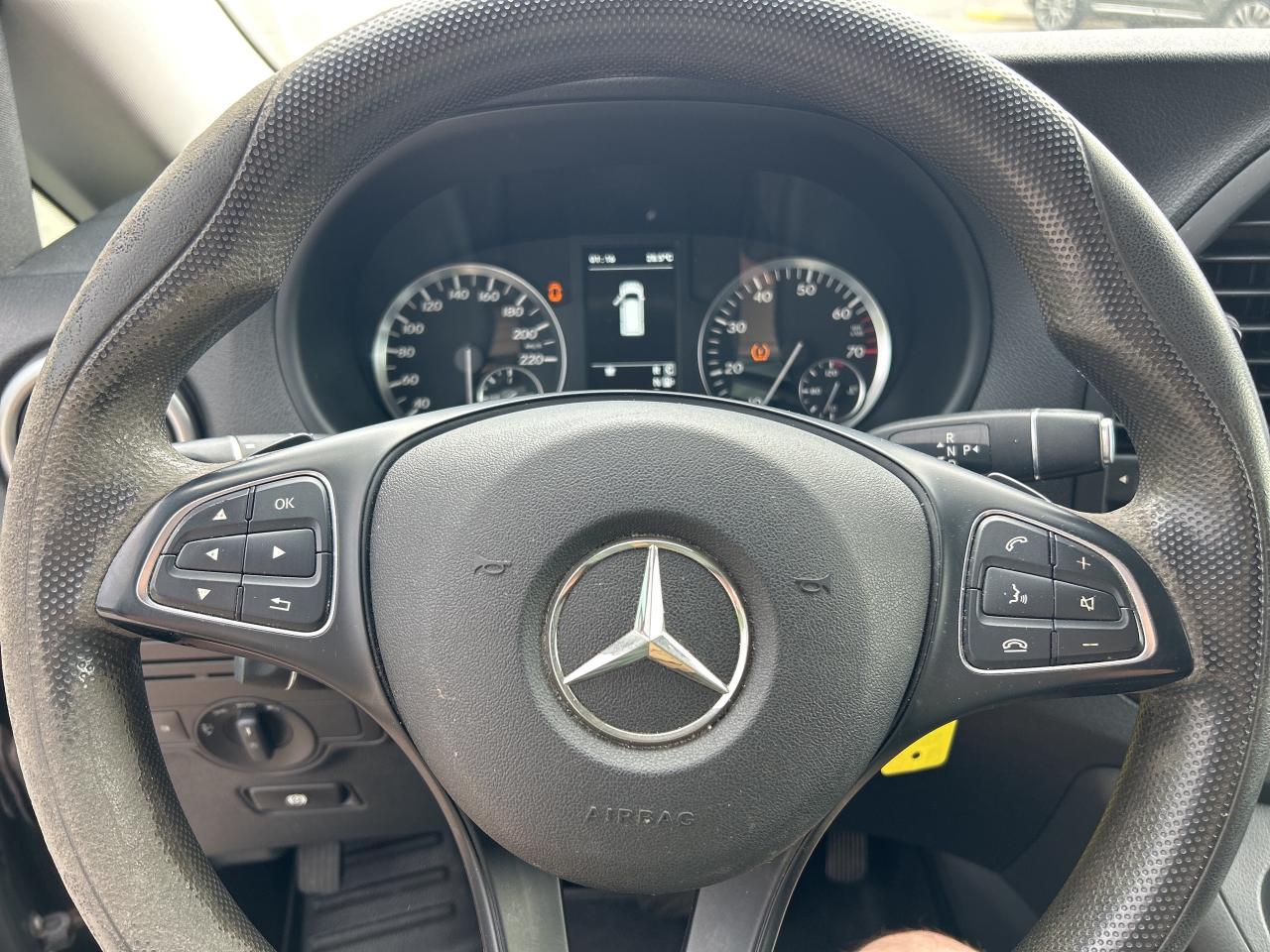 2016 Mercedes-Benz Metris Passenger Van 8 PASSENGER, POWER SLIDING DOORS, NAVIGATION! - Photo #17