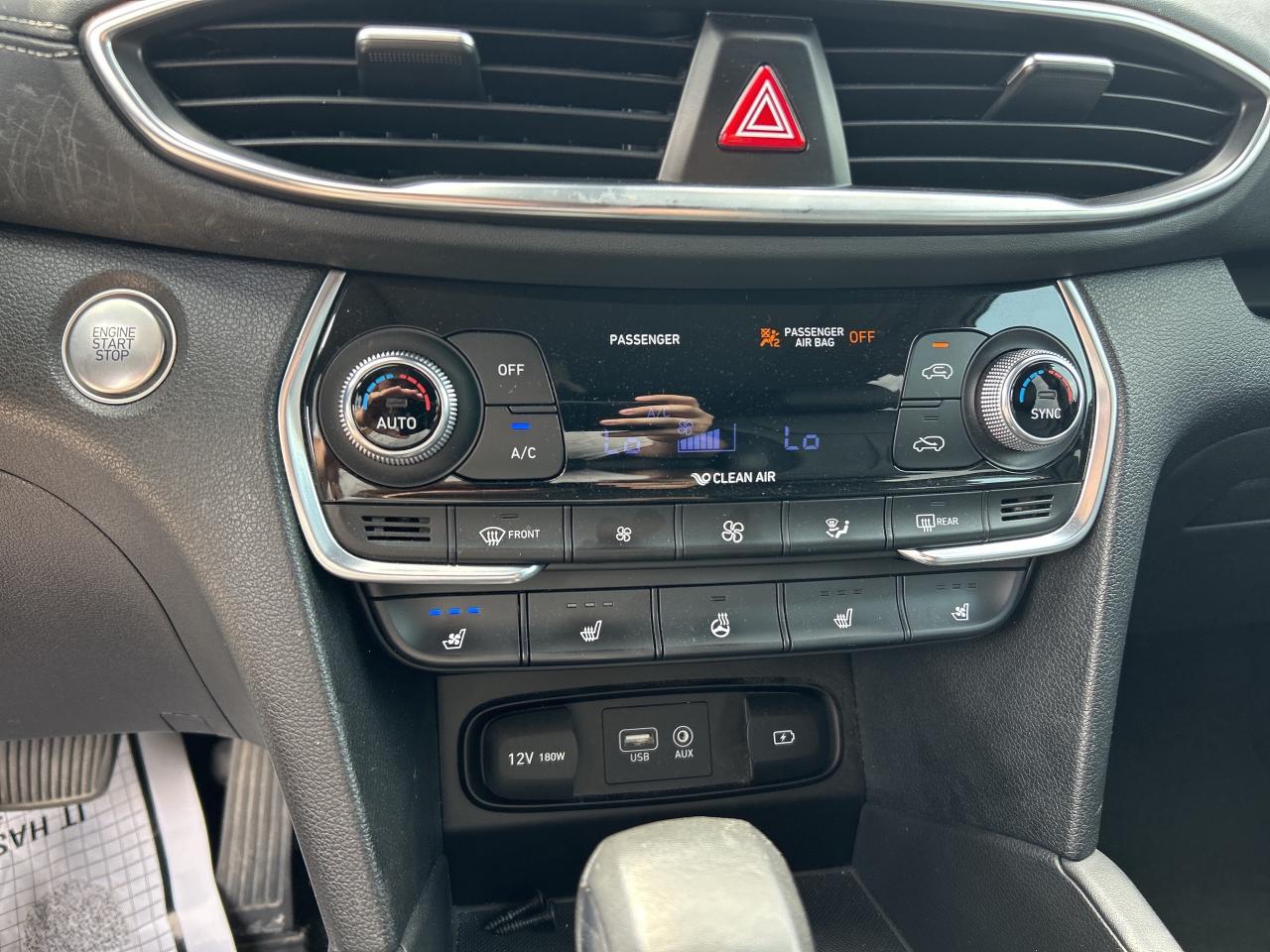 2019 Hyundai Santa Fe LUXURY, CLEAN CARFAX, HEATED/ COOLED LEATHER SEATS - Photo #17