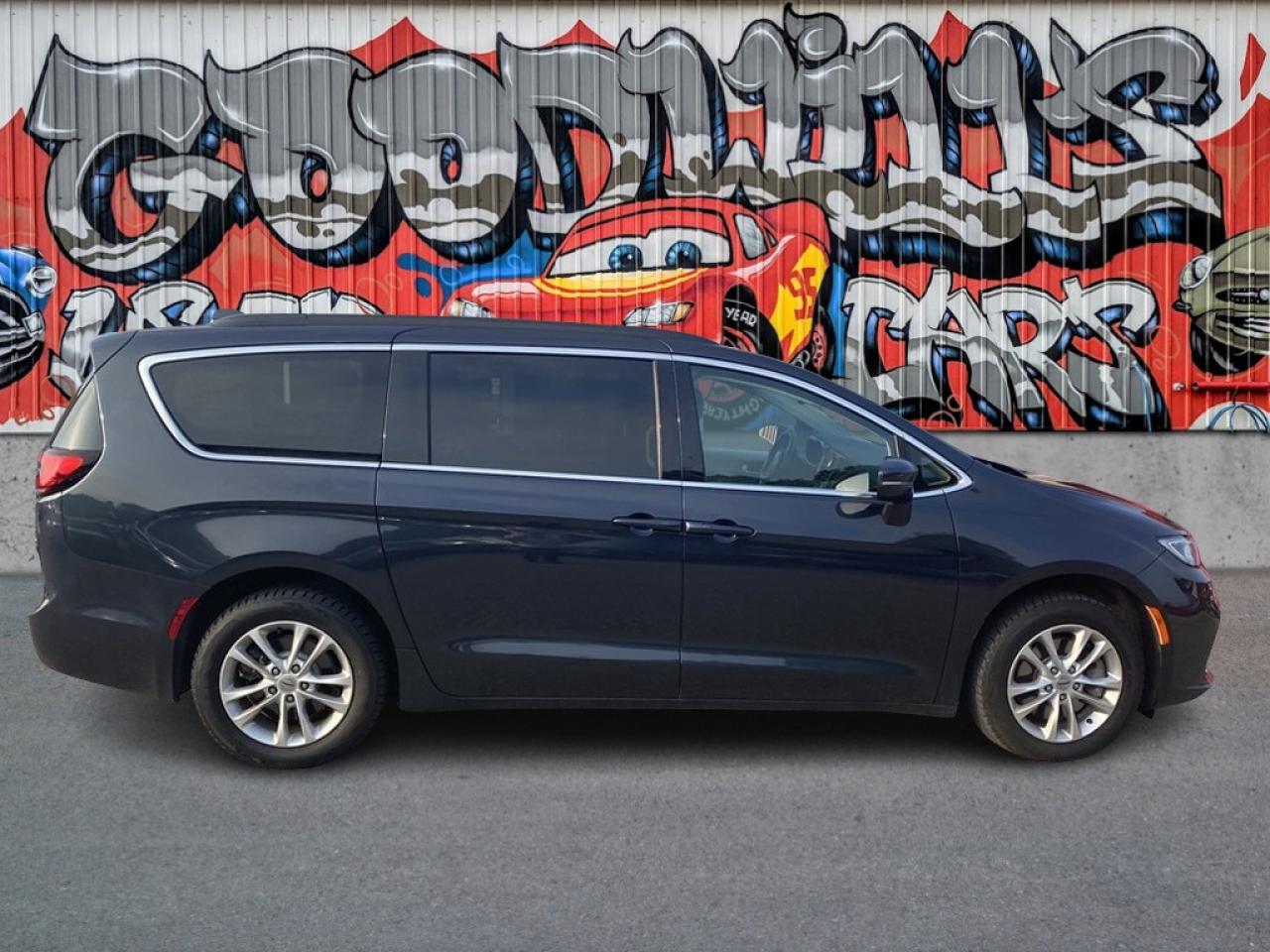 Used 2021 Chrysler Pacifica TOURING, CLEAN CARFAX, AWD, REMOTE START! for sale in London, ON