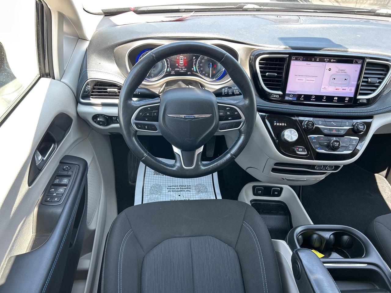 2021 Chrysler Pacifica TOURING, CLEAN CARFAX, AWD, REMOTE START! Photo