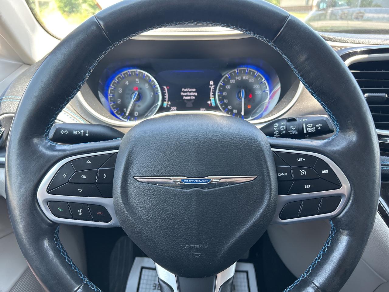 2021 Chrysler Pacifica TOURING, CLEAN CARFAX, AWD, REMOTE START! - Photo #18