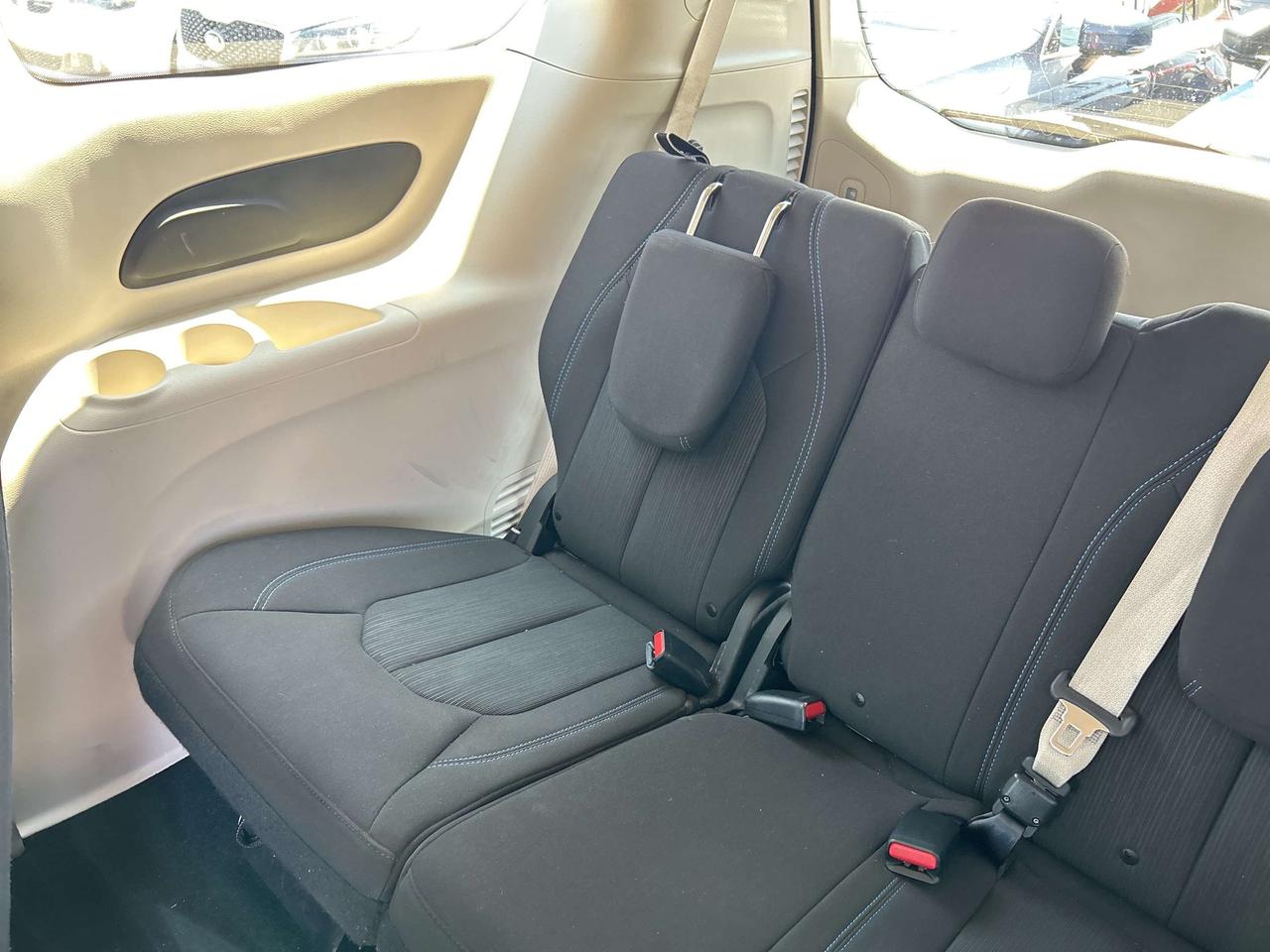 2021 Chrysler Pacifica TOURING, CLEAN CARFAX, AWD, REMOTE START! Photo