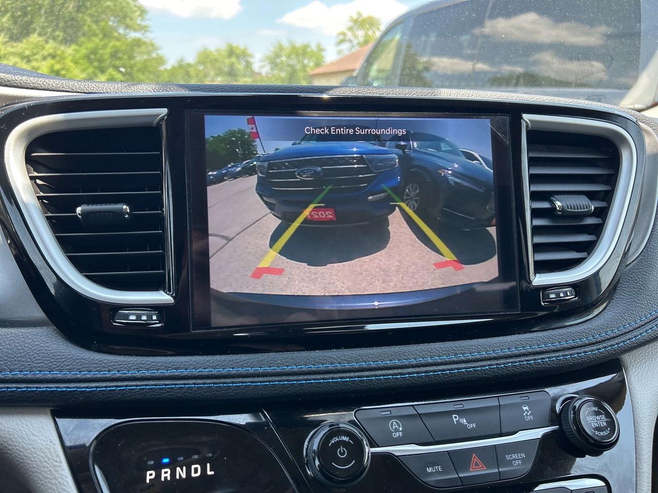 2021 Chrysler Pacifica TOURING, CLEAN CARFAX, AWD, REMOTE START! Photo