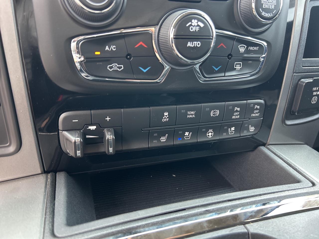 2018 RAM 2500 LARAMIE, DIESEL, CLEAN CARFAX, REMOTE START! - Photo #19