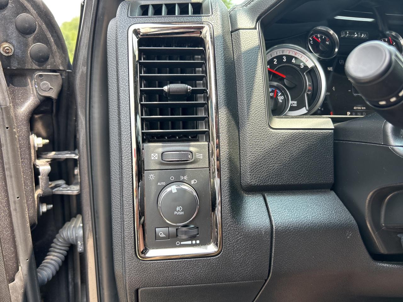 2018 RAM 2500 LARAMIE, DIESEL, CLEAN CARFAX, REMOTE START! - Photo #18