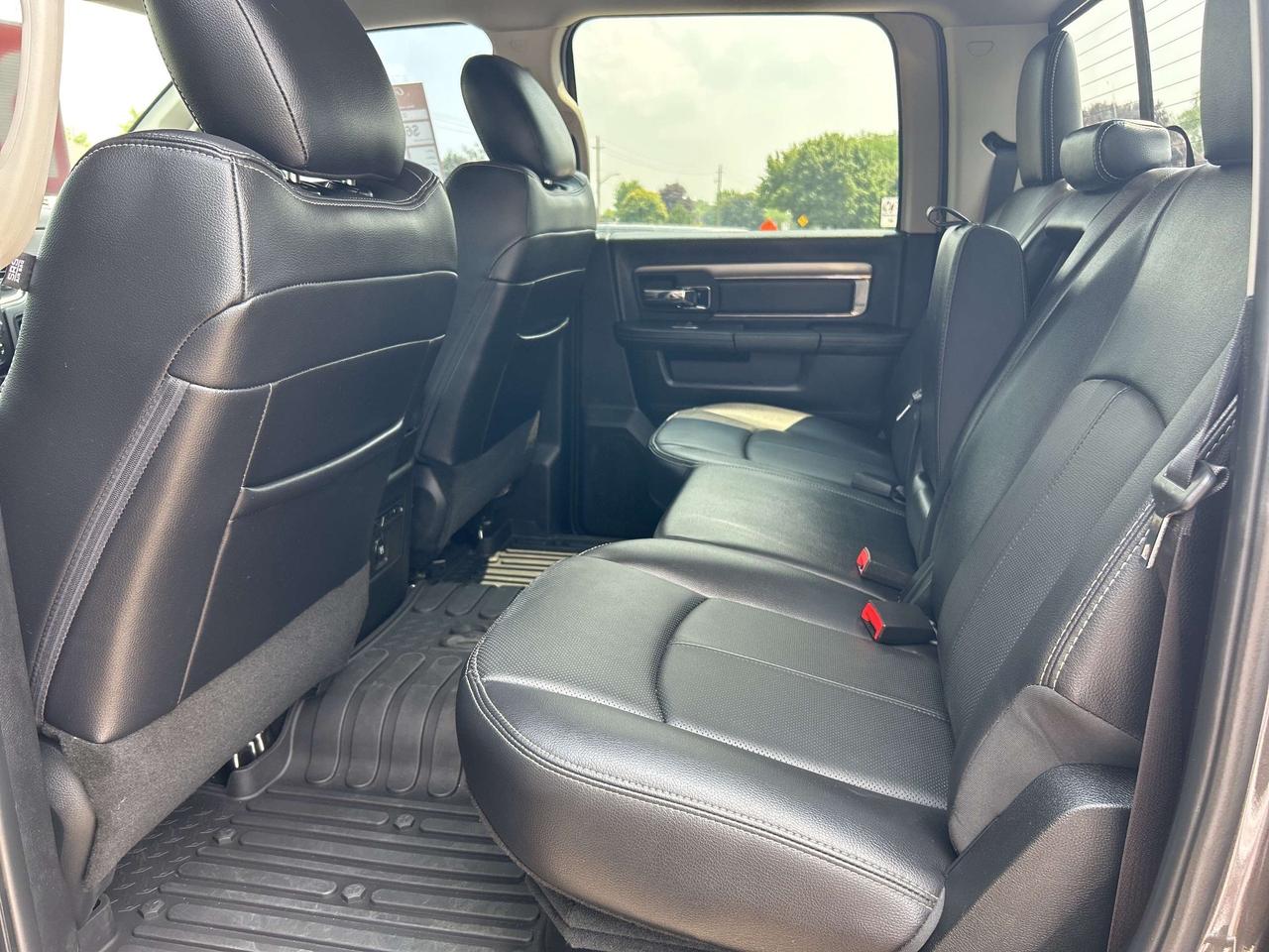 2018 RAM 2500 LARAMIE, DIESEL, CLEAN CARFAX, REMOTE START! - Photo #10