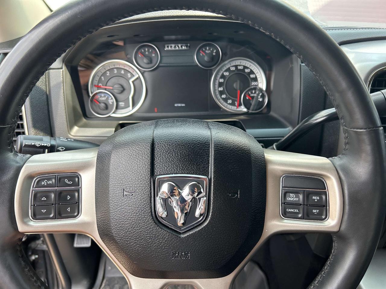 2018 RAM 2500 LARAMIE, DIESEL, CLEAN CARFAX, REMOTE START! - Photo #14