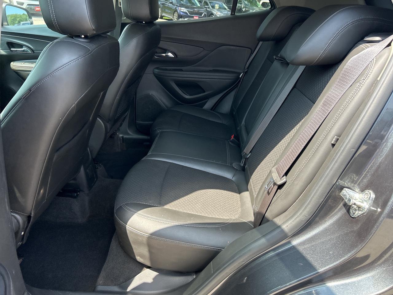 2017 Buick Encore PREFERRED, CLEAN CARFAX, POWER SEATS, AWD! - Photo #12