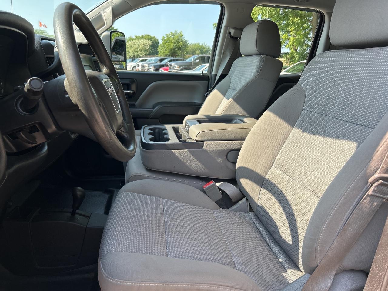 2015 GMC Sierra 2500 HD CLEAN CARFAX, 4X4, NATURAL GAS DUAL FUEL! - Photo #10