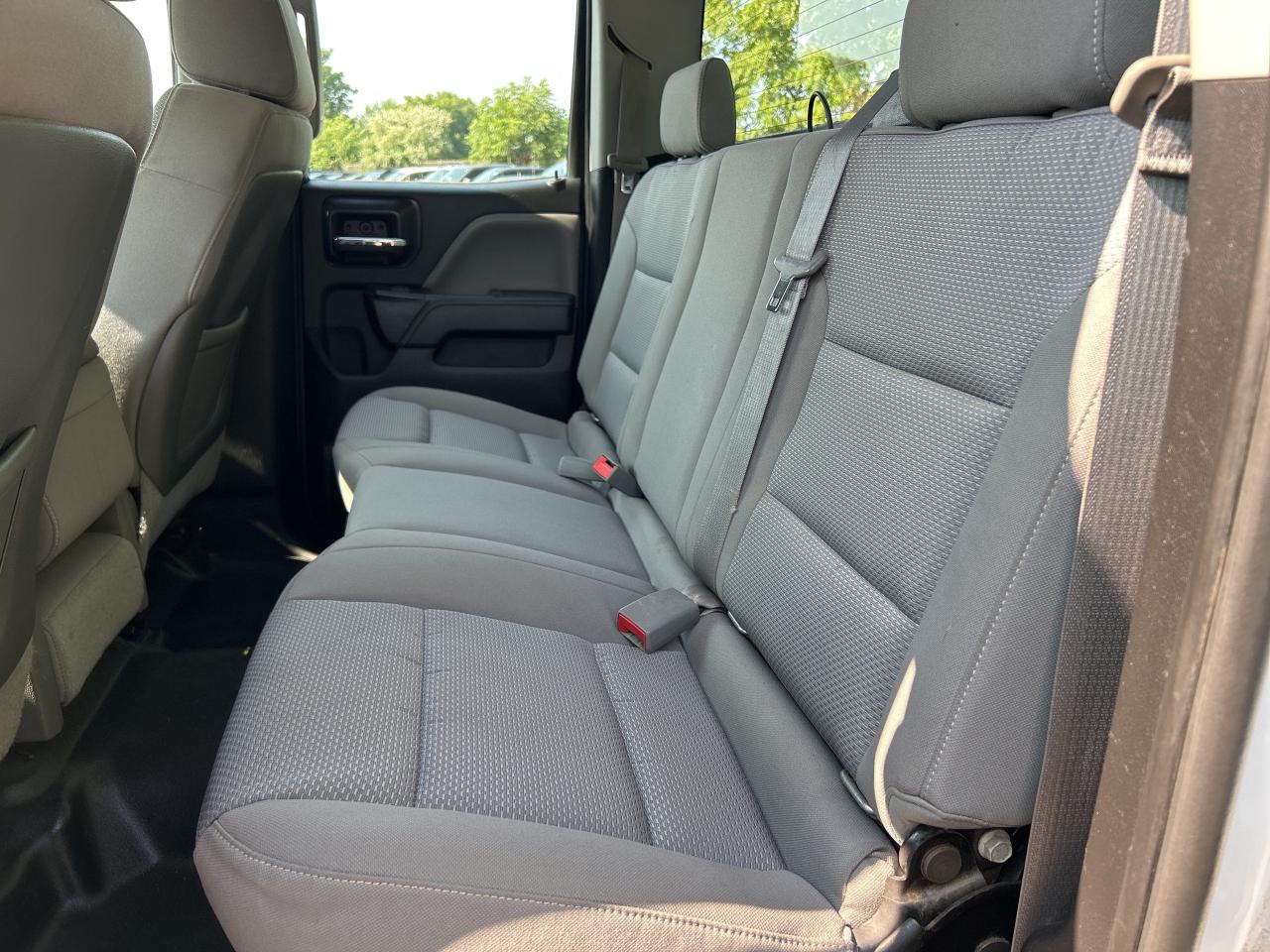 2015 GMC Sierra 2500 HD CLEAN CARFAX, 4X4, NATURAL GAS DUAL FUEL! - Photo #11