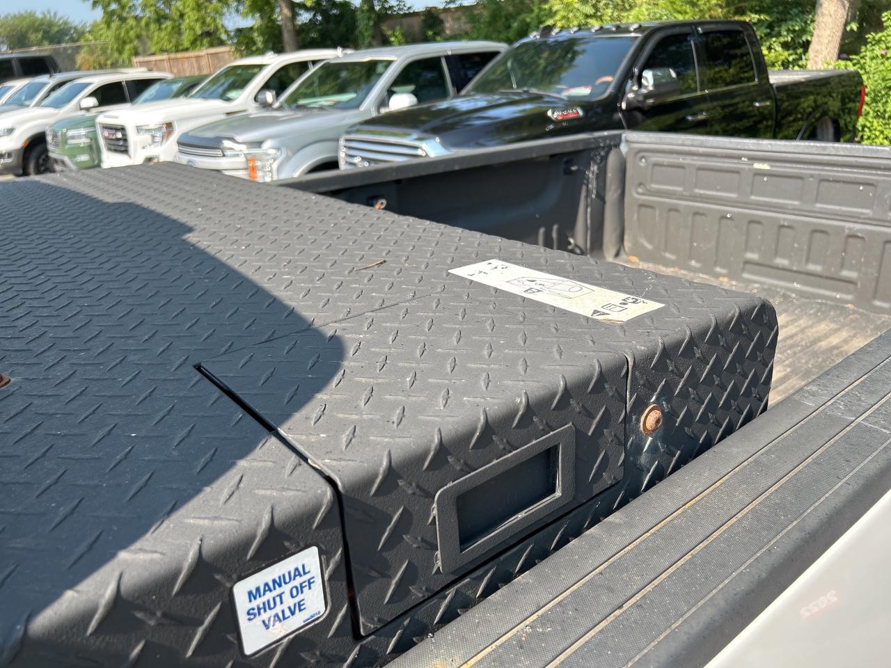 2015 GMC Sierra 2500 HD CLEAN CARFAX, 4X4, NATURAL GAS DUAL FUEL! - Photo #12