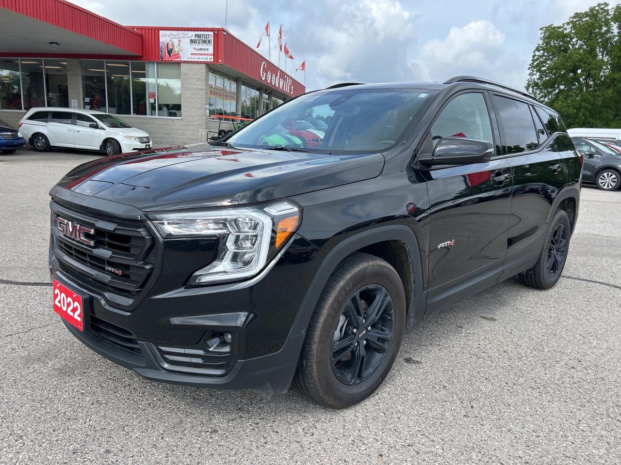 2022 GMC Terrain AT4, CLEAN CARFAX, REMOTE START, HEATED LEATHER! - Photo #2