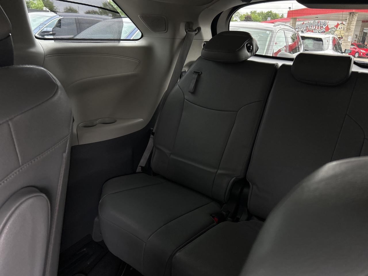 2021 Toyota Sienna LIMITED, HYBRID, CLEAN CARFAX, HEATED LEATHER Photo