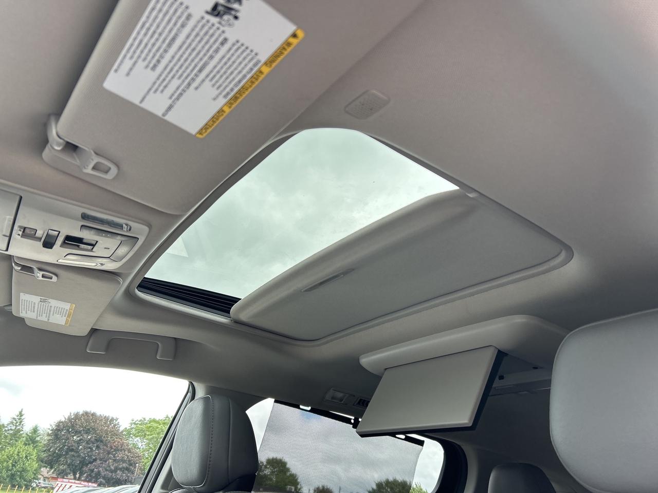 2021 Toyota Sienna LIMITED, HYBRID, CLEAN CARFAX, HEATED LEATHER - Photo #16