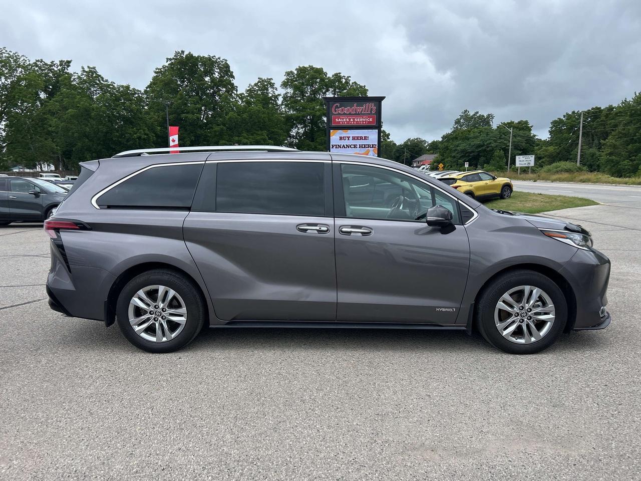 2021 Toyota Sienna LIMITED, HYBRID, CLEAN CARFAX, HEATED LEATHER - Photo #5