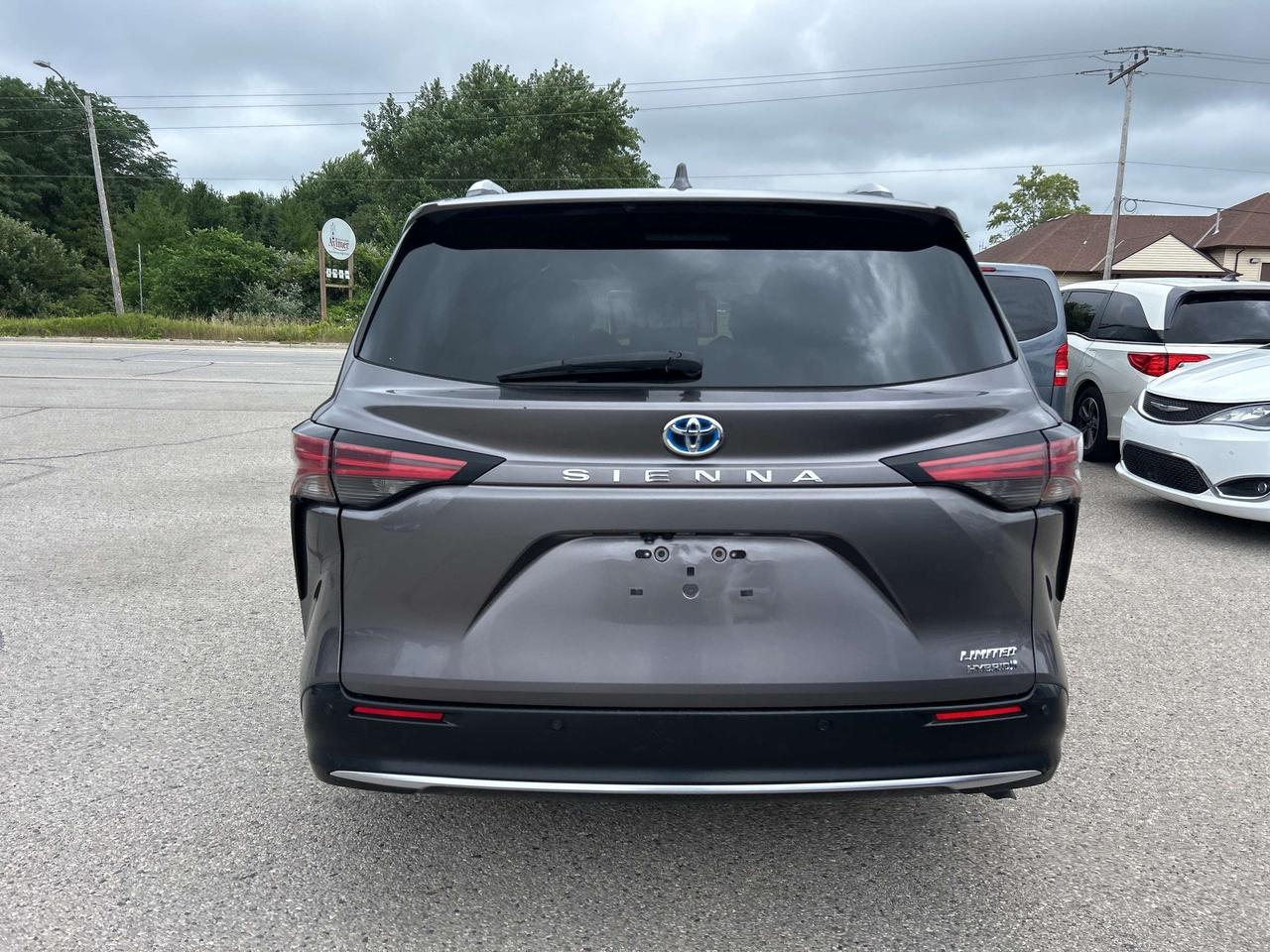 2021 Toyota Sienna LIMITED, HYBRID, CLEAN CARFAX, HEATED LEATHER - Photo #7