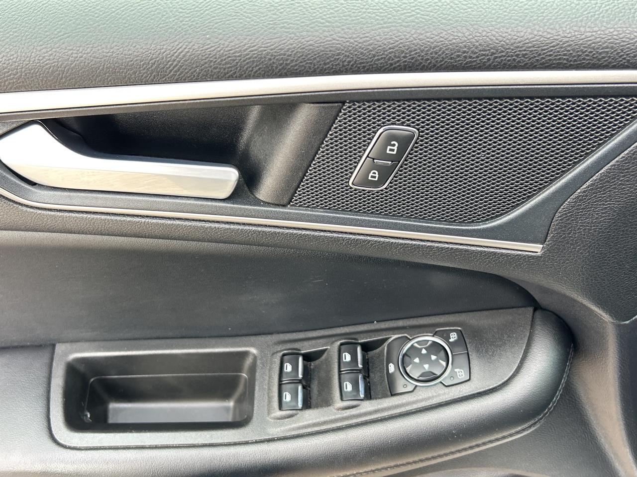 2022 Ford Edge SEL, AWD, HEATED CLOTH, REMOTE START, CLEAN CARFAX - Photo #11