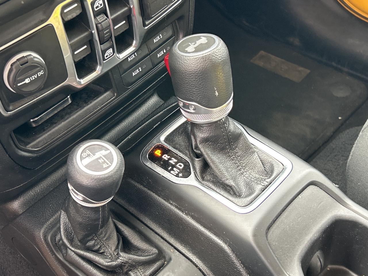 2021 Jeep Wrangler UNLIMITED SPORT, CLEAN CARFAX, DUAL TOPS, A/C! - Photo #19