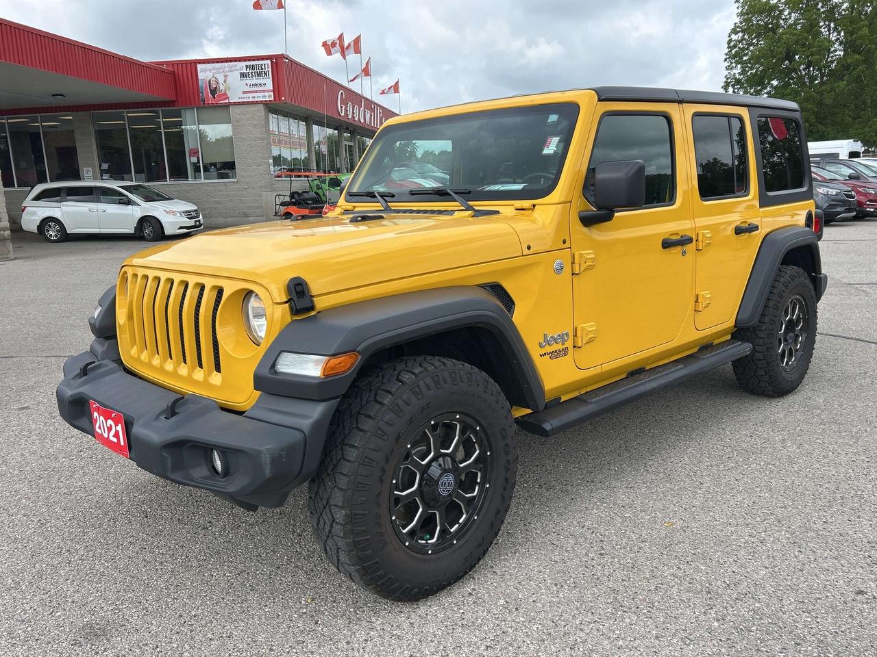 2021 Jeep Wrangler UNLIMITED SPORT, CLEAN CARFAX, DUAL TOPS, A/C! Photo