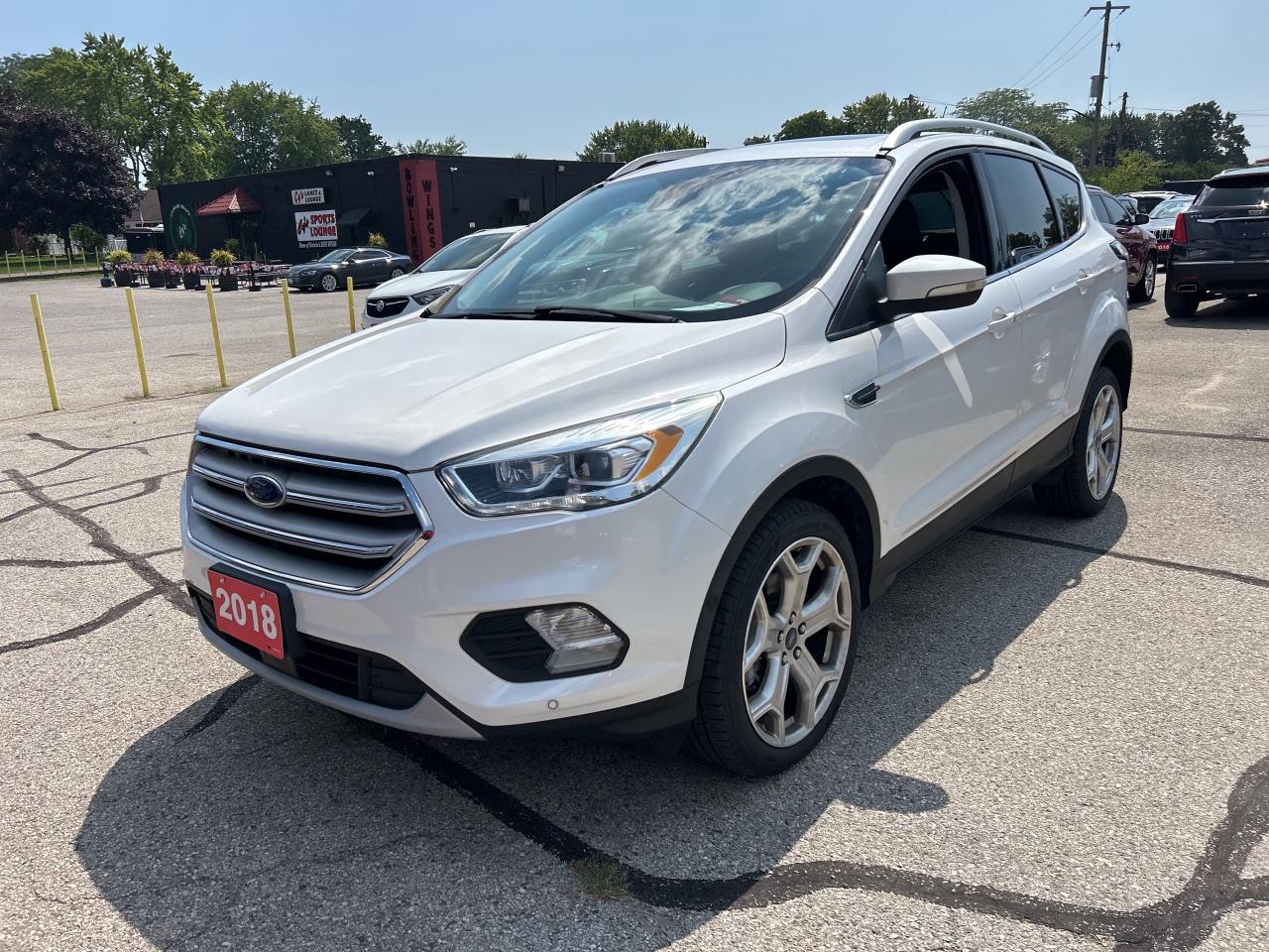 2018 Ford Escape TITANIUM, SUNROOF, REMOTE START, CLEAN CARFAX! - Photo #2