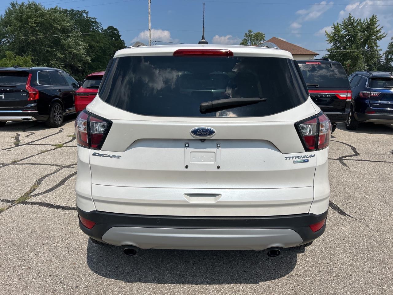 2018 Ford Escape TITANIUM, SUNROOF, REMOTE START, CLEAN CARFAX! - Photo #7