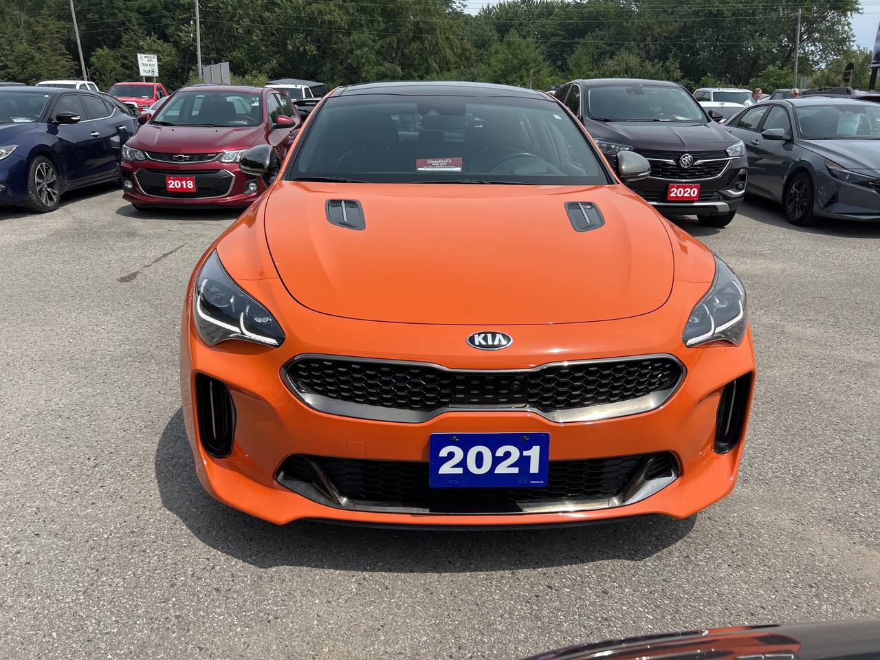 2021 Kia Stinger GT, SUNROOF, HEATED/ COOLED LEATHER, BACK UP CAM! - Photo #3