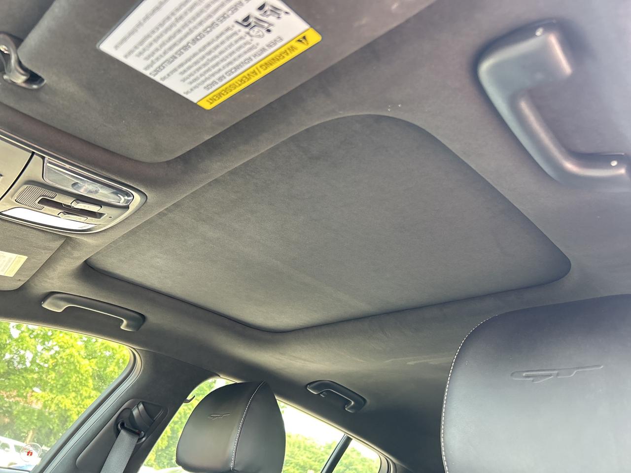 2021 Kia Stinger GT, SUNROOF, HEATED/ COOLED LEATHER, BACK UP CAM! Photo