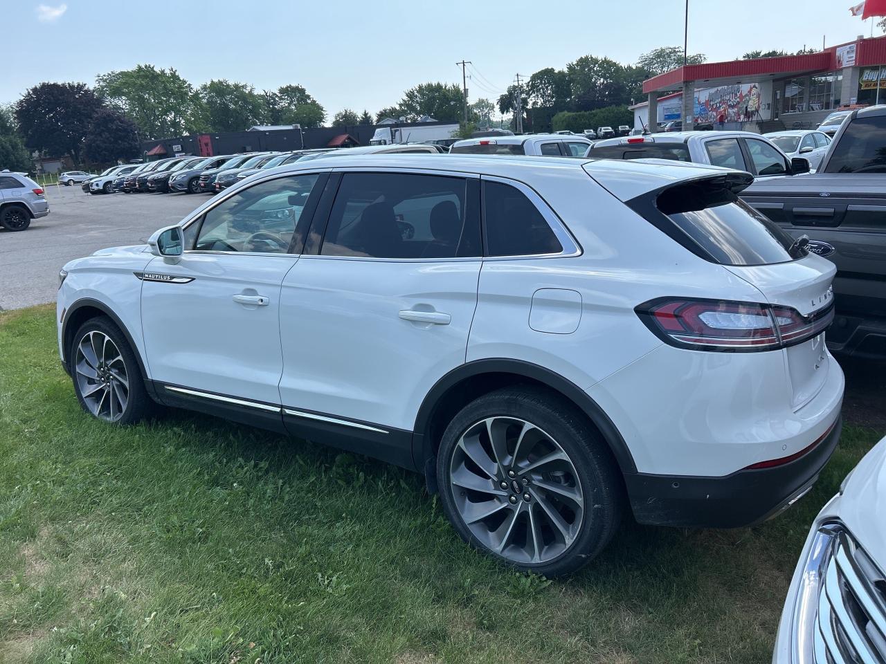 2021 Lincoln Nautilus RESERVE, REMOTE START, SUNROOF, LEATHER! - Photo #8
