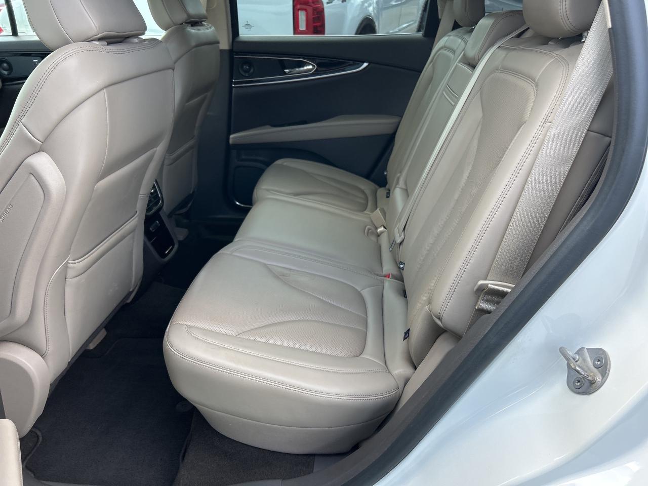 2021 Lincoln Nautilus RESERVE, REMOTE START, SUNROOF, LEATHER! - Photo #11