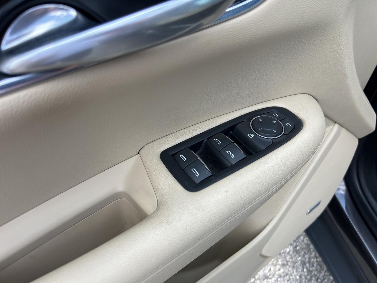 2018 Cadillac XT5 HEATED LEATHER, REMOTE START, ONE TOUCH LIFTGATE - Photo #15