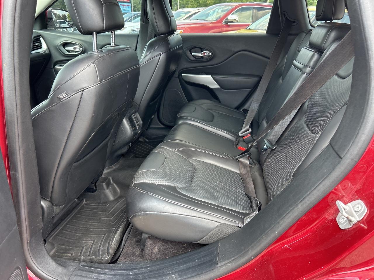 2016 Jeep Cherokee OVERLAND EDITION, HEATED/ COOLED LEATHER SEATS! - Photo #12