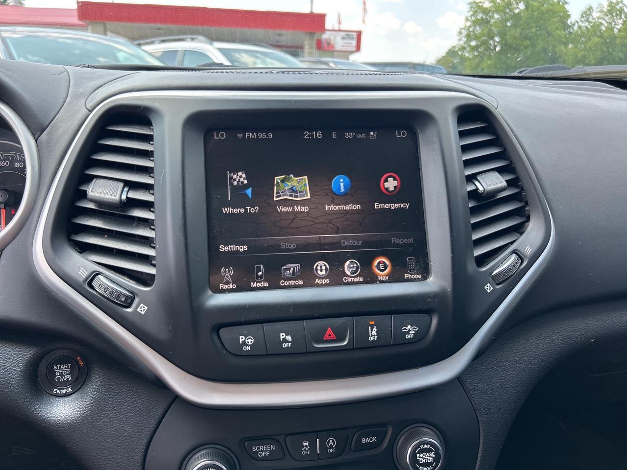2016 Jeep Cherokee OVERLAND EDITION, HEATED/ COOLED LEATHER SEATS! - Photo #19