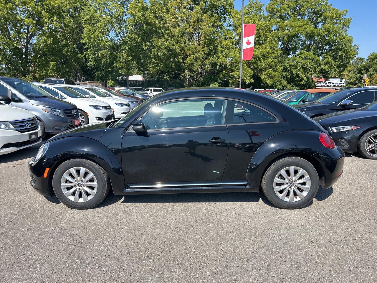 2012 Volkswagen Beetle COMFORTLINE, AUTO, HEATED CLOTH! - Photo #9