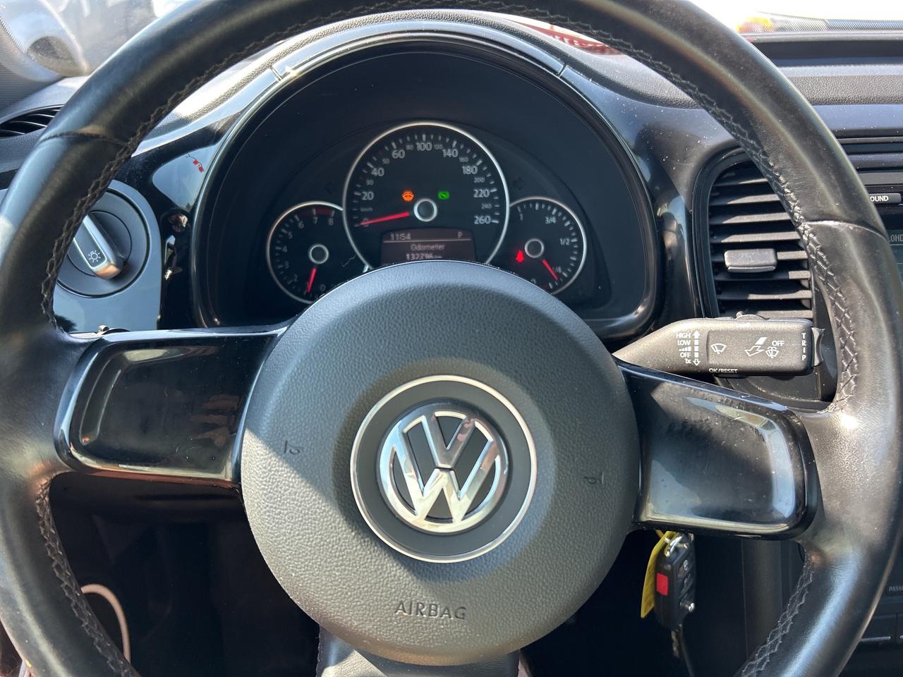 2012 Volkswagen Beetle COMFORTLINE, AUTO, HEATED CLOTH! Photo
