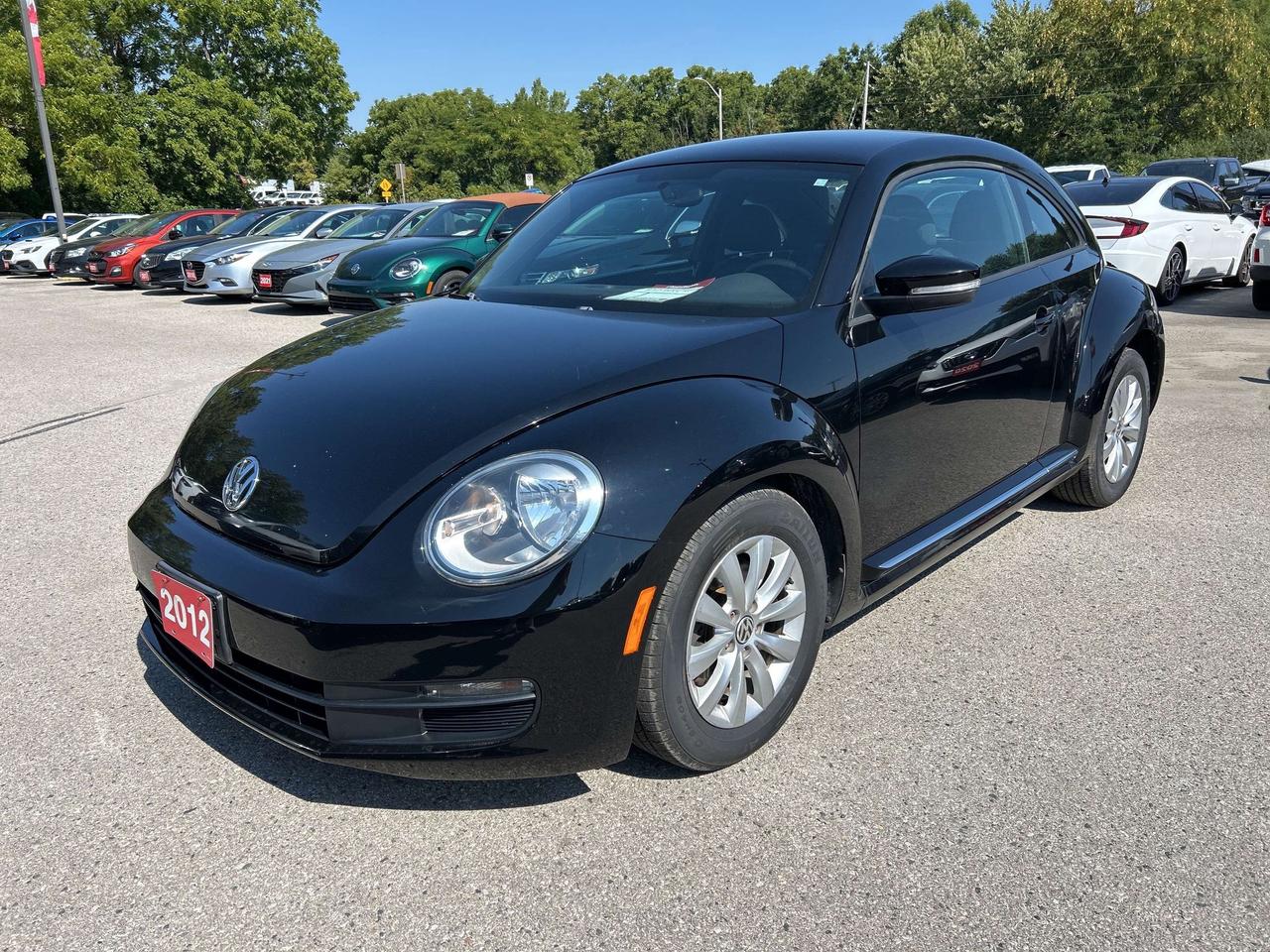 2012 Volkswagen Beetle COMFORTLINE, AUTO, HEATED CLOTH! Photo