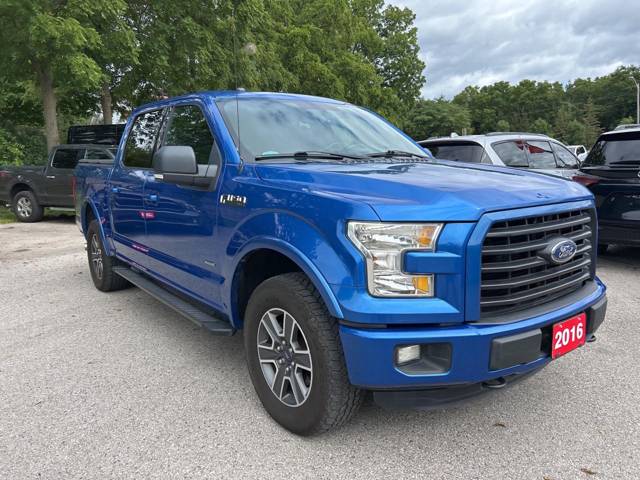2016 Ford F-150 XLT SPORT, CLEAN CARFAX, POWER PEDALS, BACK UP CAM - Photo #4