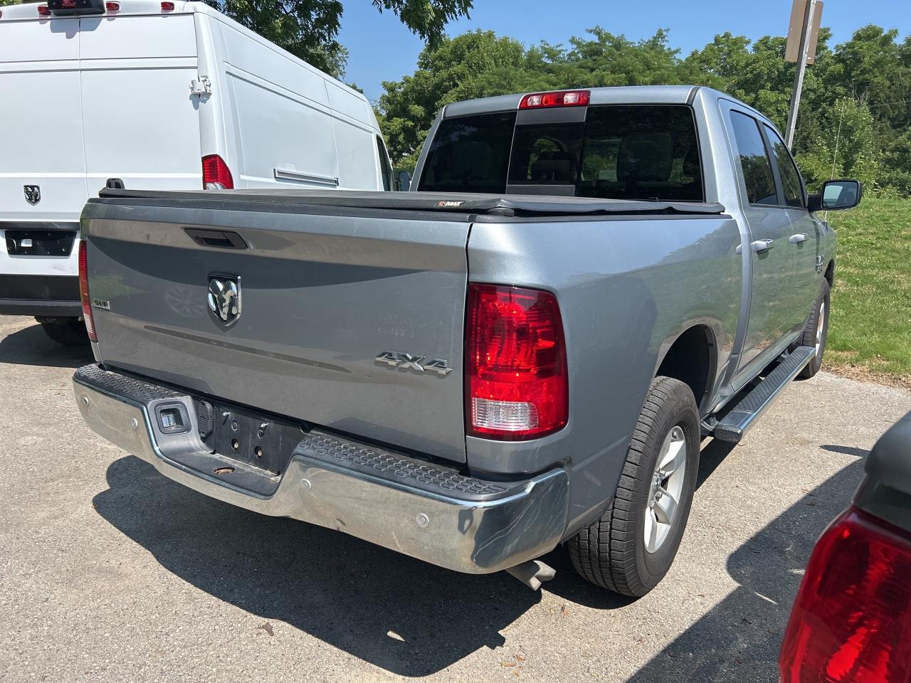 2020 RAM 1500 Classic SLT, CLEAN CARFAX, REMOTE START, 6 PASSENGER! - Photo #6