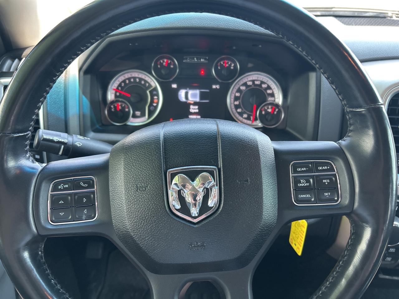 2020 RAM 1500 Classic SLT, CLEAN CARFAX, REMOTE START, 6 PASSENGER! - Photo #15